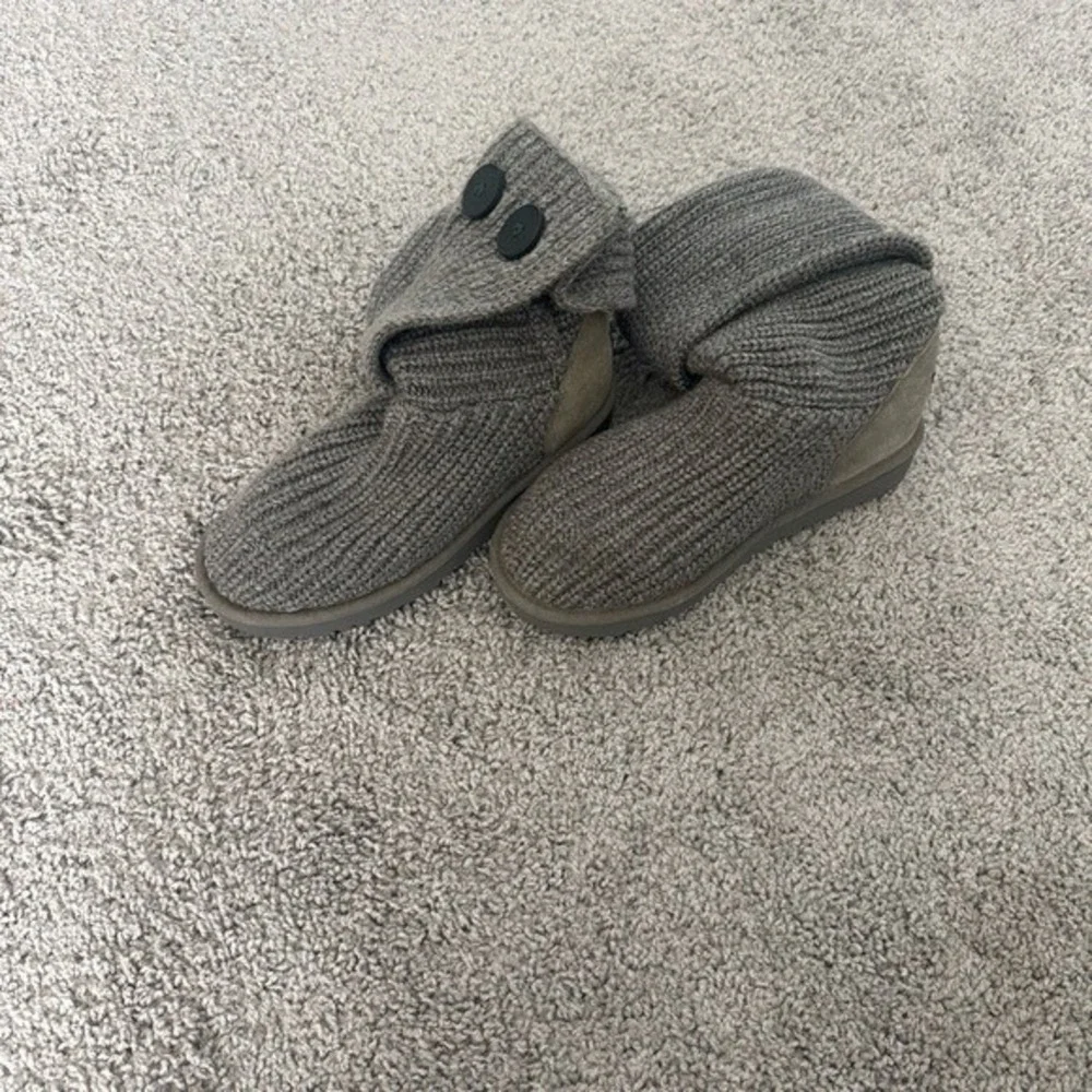 UGG Australia Women's Gray Knit Button Boots Size‎ 7 Right & Size 8 Left